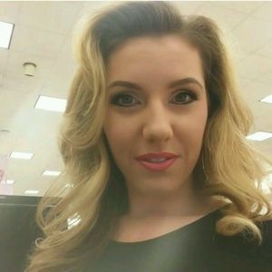 Meet your Posher, Alisha